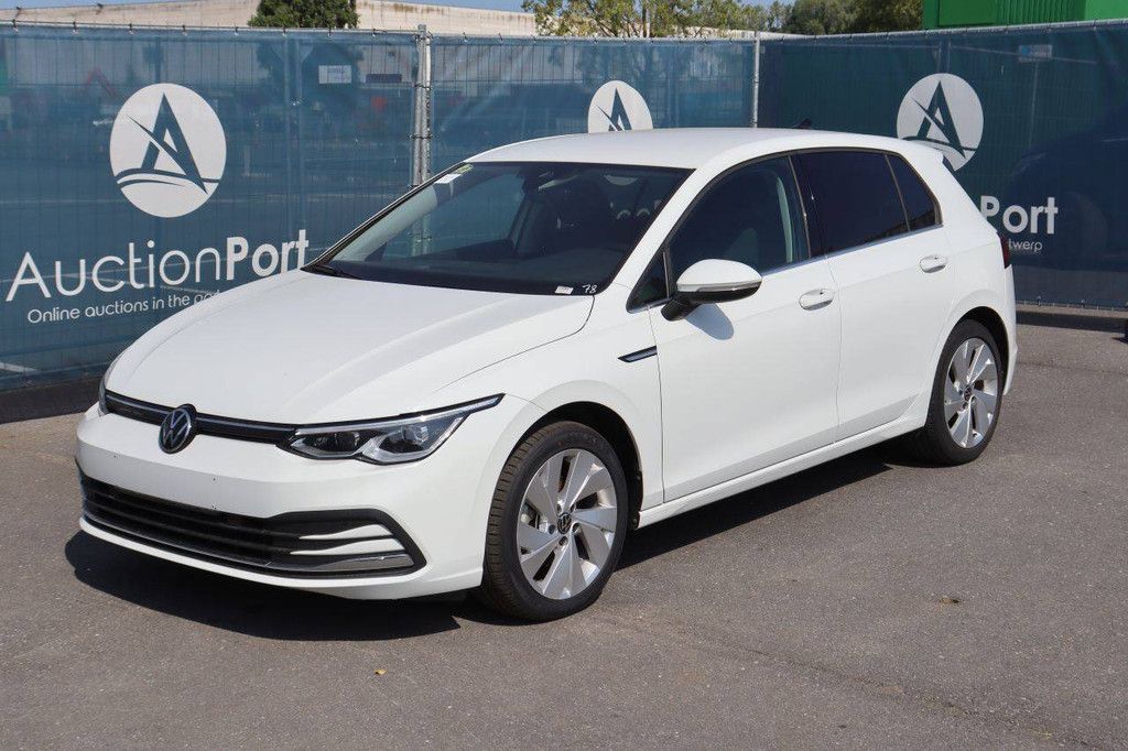 Passenger car Volkswagen Golf VIII Mild-Hybrid Petrol 149hp 2020 (Margin)
