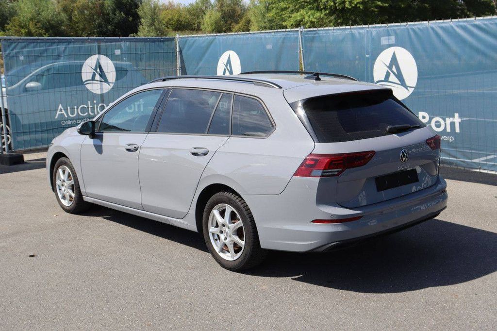 Passenger car Volkswagen Golf 8 Petrol 2023 (Margin)