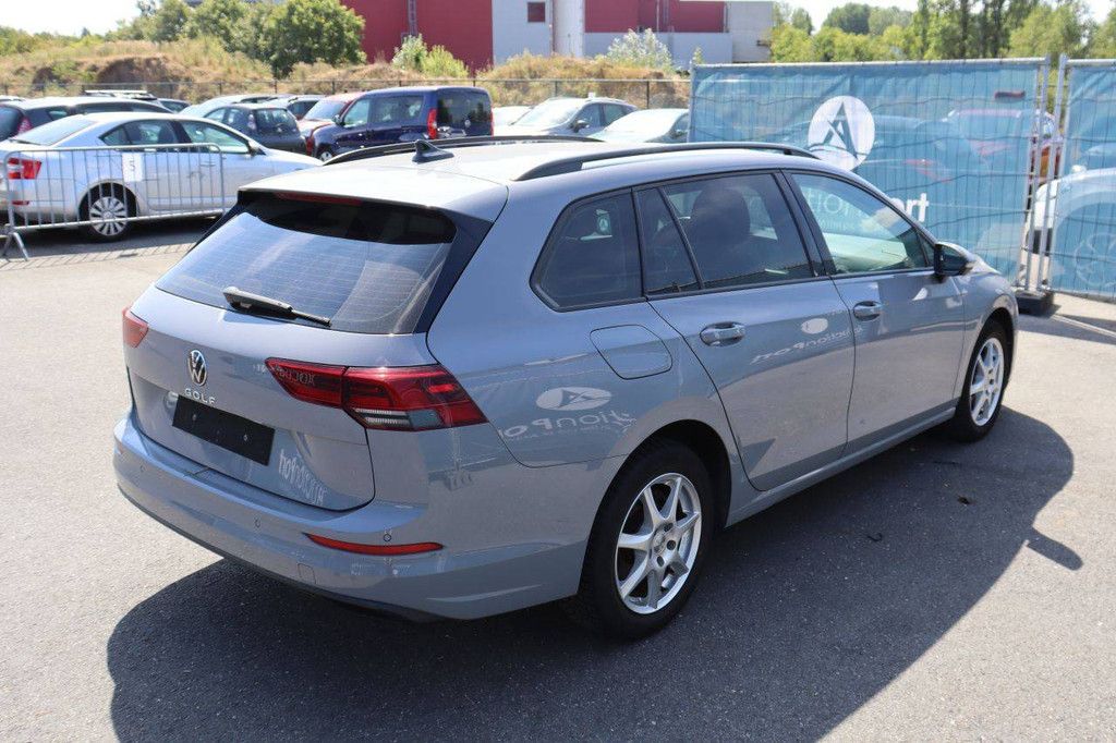 Passenger car Volkswagen Golf 8 Petrol 2023 (Margin)