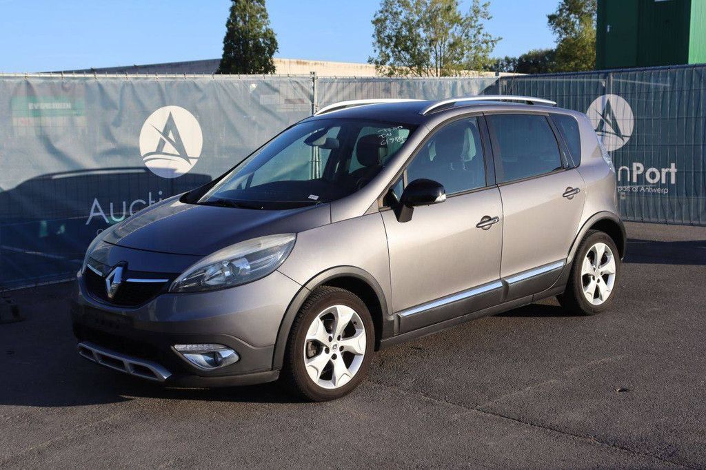 Renault Scenic Petrol Station Wagon (Margin)