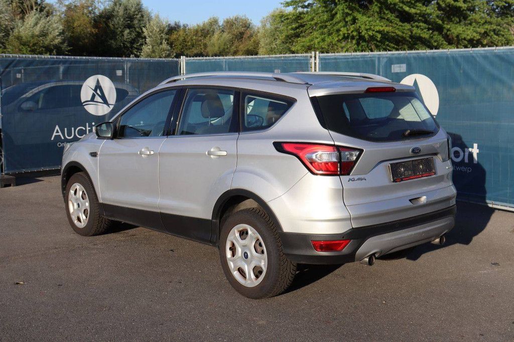 SUV Ford Kuga Petrol (Margin)