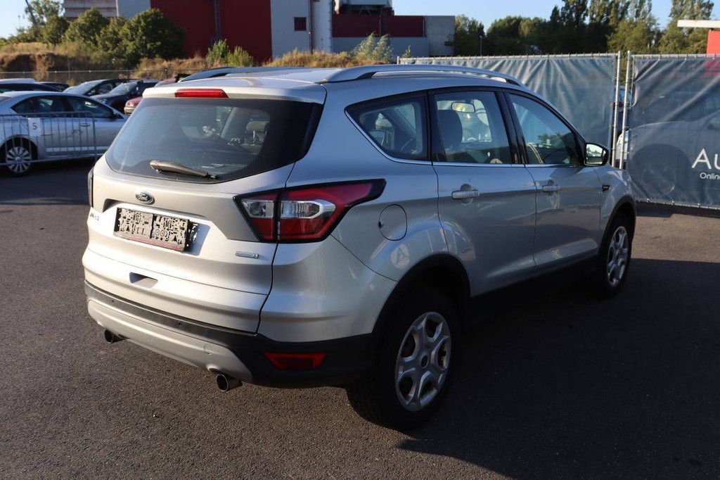 SUV Ford Kuga Petrol (Margin)