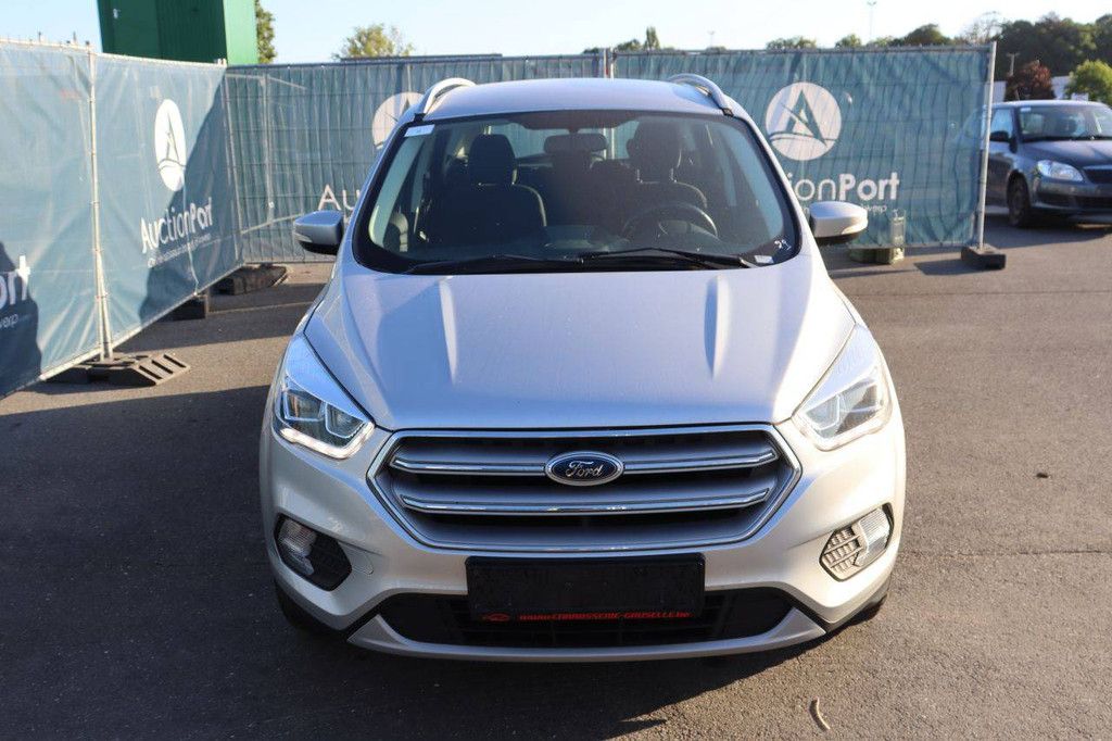 SUV Ford Kuga Petrol (Margin)