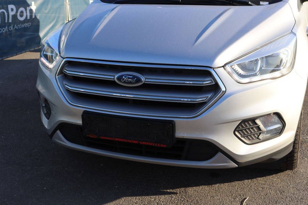 SUV Ford Kuga Petrol (Margin)