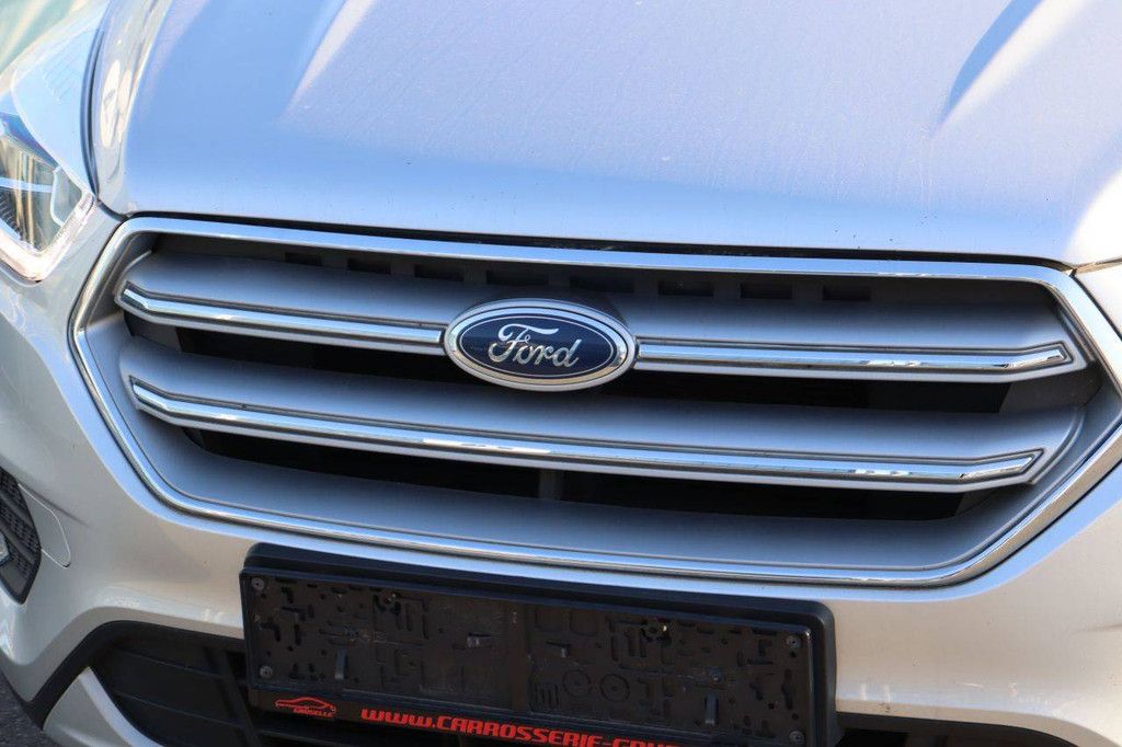 SUV Ford Kuga Petrol (Margin)