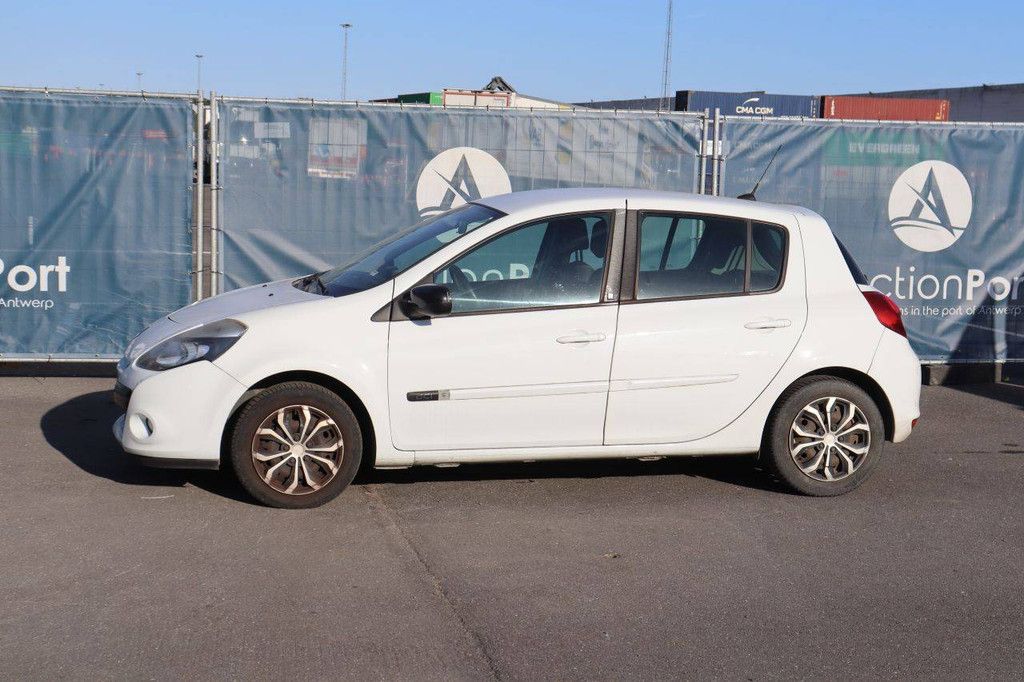 Passenger car Renault Clio Diesel 75hp 2011 (Margin)