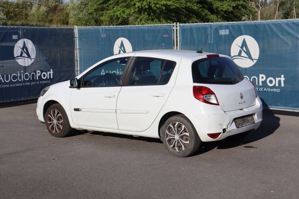 Passenger car Renault Clio Diesel 75hp 2011 (Margin)