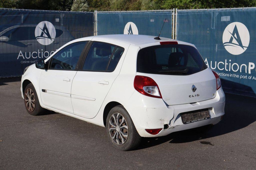 Passenger car Renault Clio Diesel 75hp 2011 (Margin)