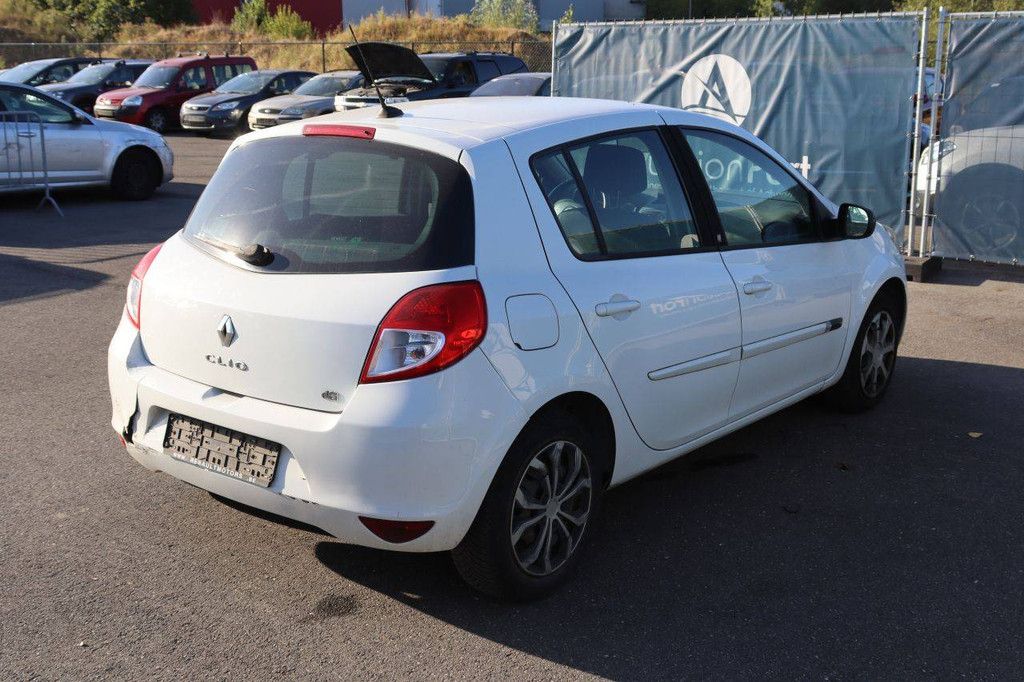 Passenger car Renault Clio Diesel 75hp 2011 (Margin)
