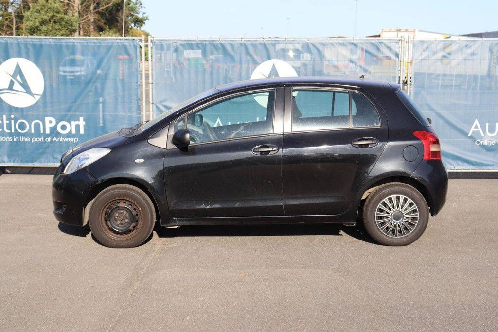 Pkw Toyota Yaris Benzin 69 PS 2006 (Marge)