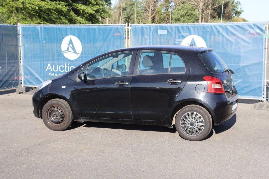 Pkw Toyota Yaris Benzin 69 PS 2006 (Marge)