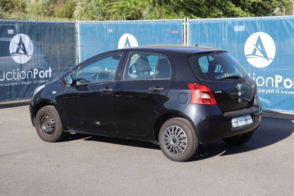 Pkw Toyota Yaris Benzin 69 PS 2006 (Marge)