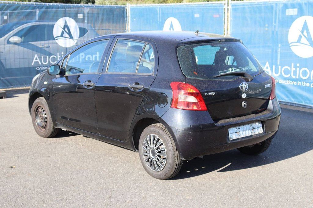 Pkw Toyota Yaris Benzin 69 PS 2006 (Marge)