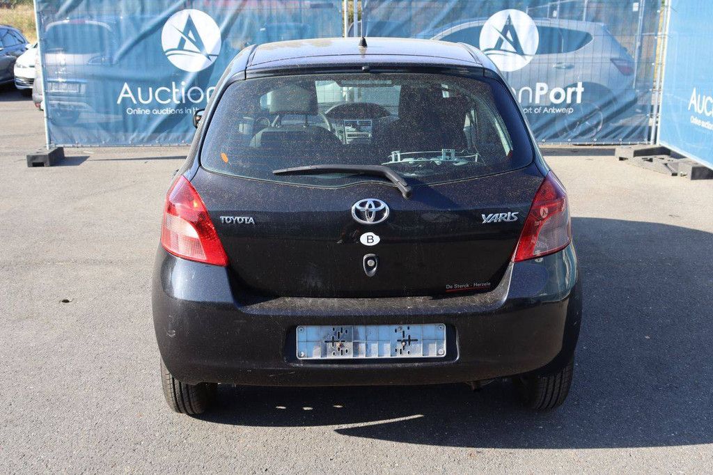 Pkw Toyota Yaris Benzin 69 PS 2006 (Marge)