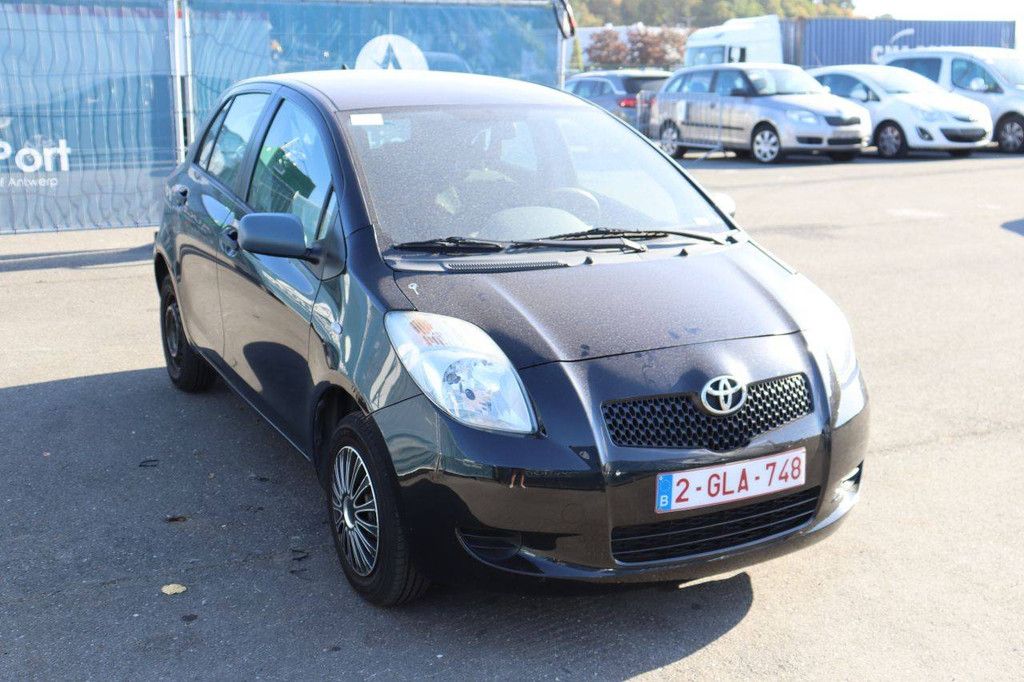 Pkw Toyota Yaris Benzin 69 PS 2006 (Marge)