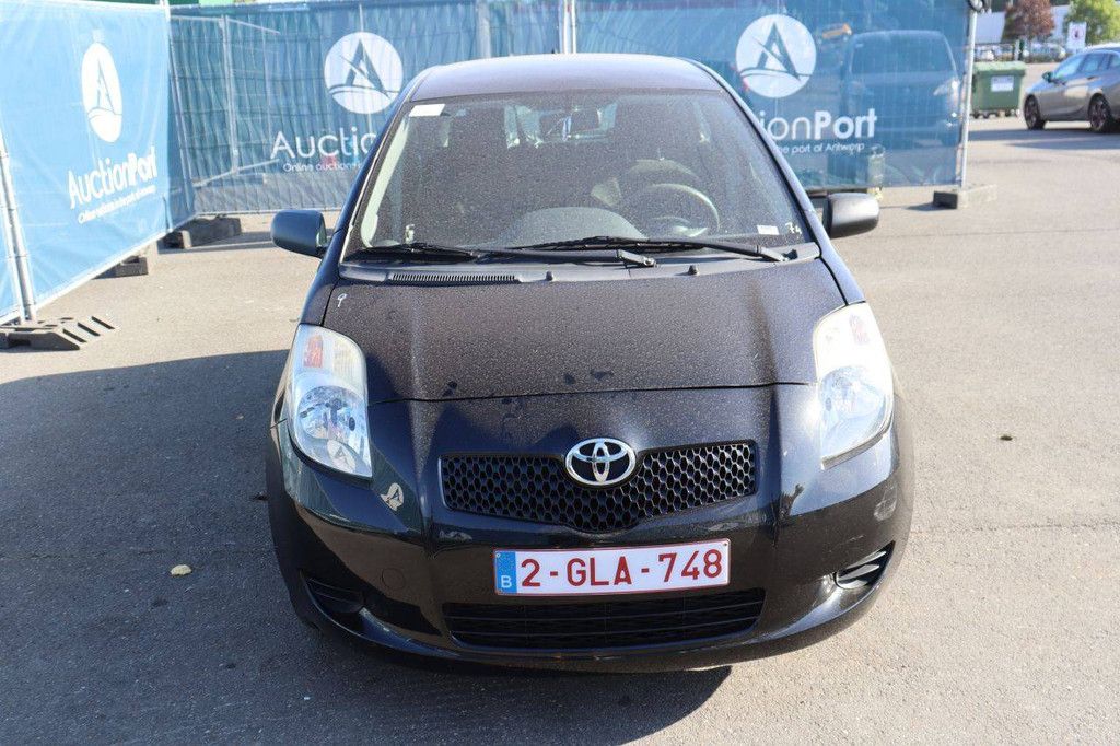 Pkw Toyota Yaris Benzin 69 PS 2006 (Marge)