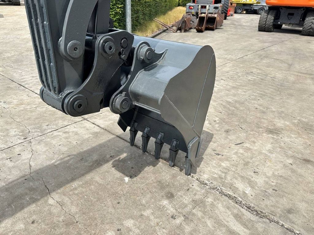 Midi excavator Volvo EC60C Diesel 2012