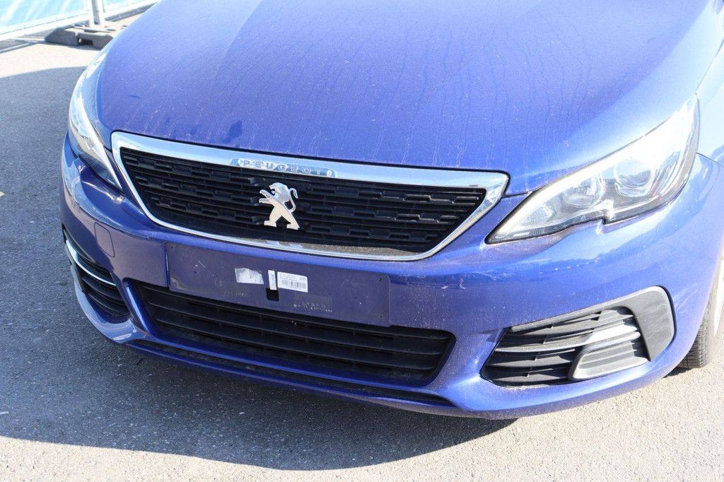 Passenger car Peugeot 308 Petrol 110hp 2018 (Margin)