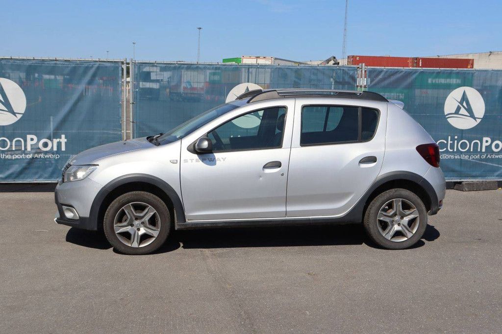 SUV Dacia Dacia Sandero Petrol 90hp 2017 (Margin)