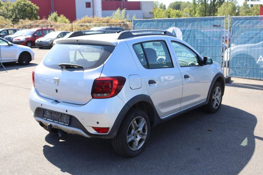 SUV Dacia Dacia Sandero Petrol 90hp 2017 (Margin)