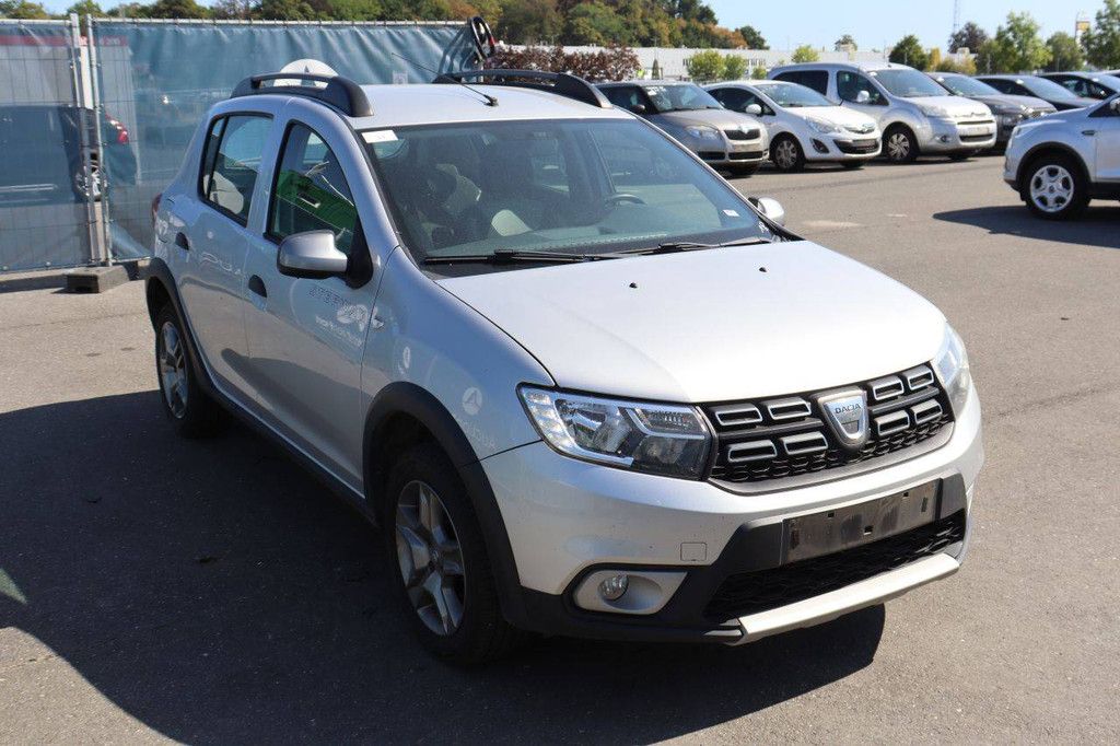 SUV Dacia Dacia Sandero Petrol 90hp 2017 (Margin)