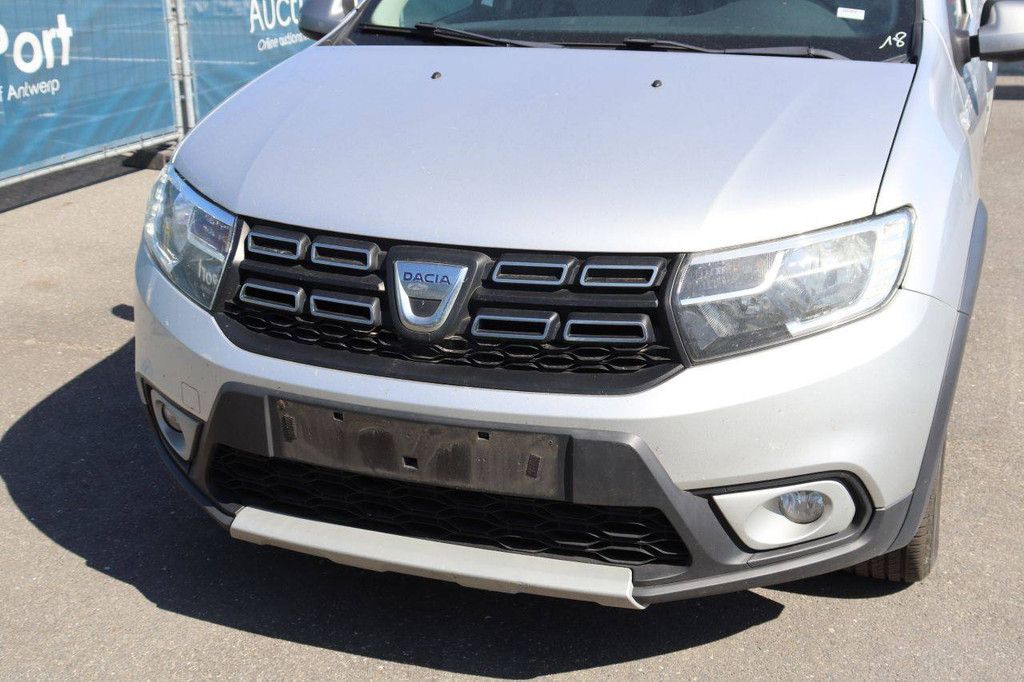 SUV Dacia Dacia Sandero Petrol 90hp 2017 (Margin)