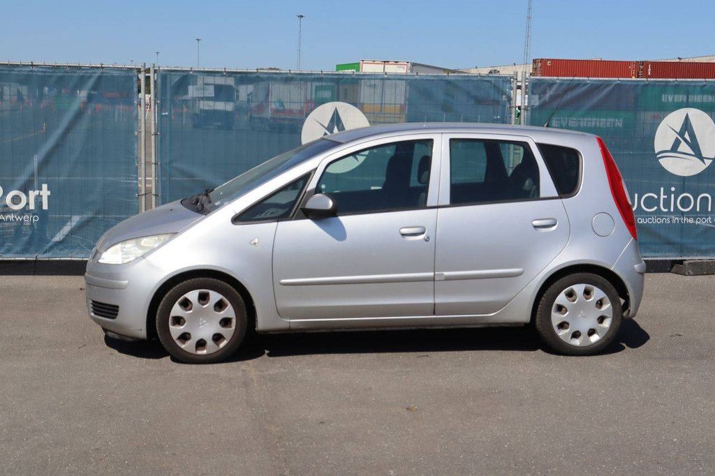 Mitsubishi Colt Benziner 75 PS Pkw 2004 (Margin)