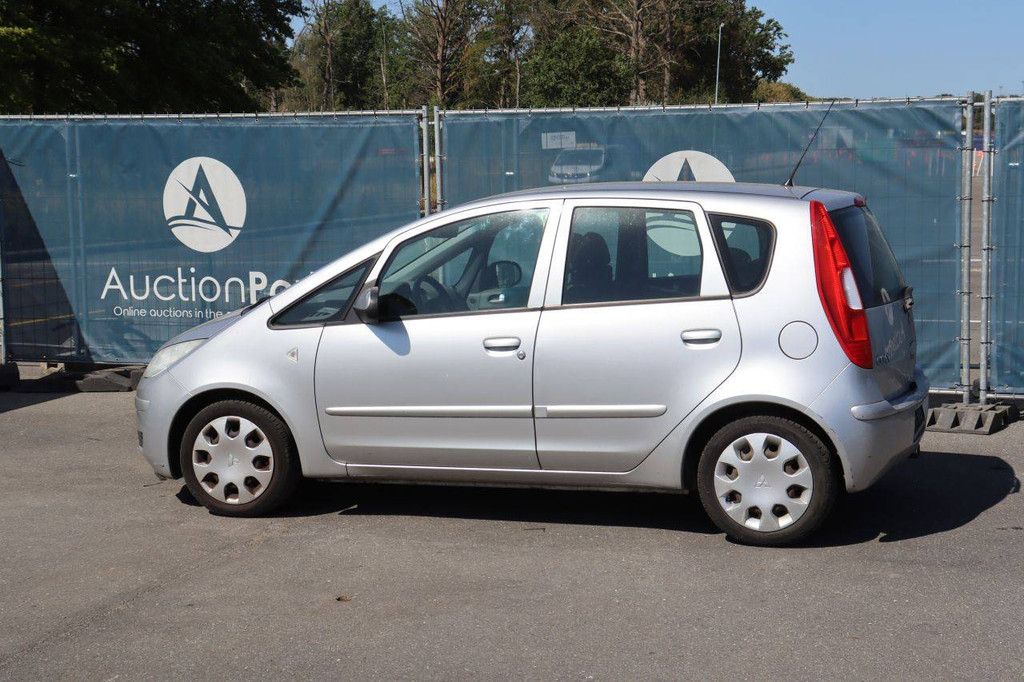 Mitsubishi Colt Benziner 75 PS Pkw 2004 (Margin)