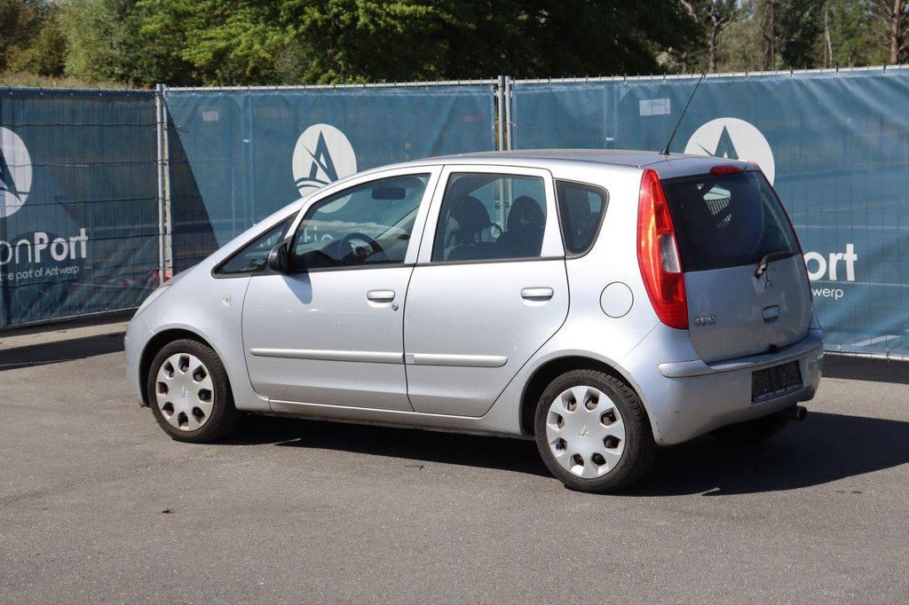 Mitsubishi Colt Benziner 75 PS Pkw 2004 (Margin)