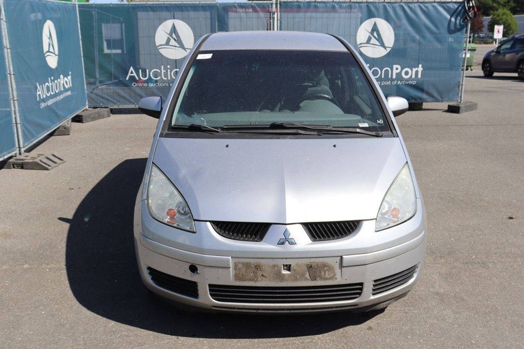 Mitsubishi Colt Benziner 75 PS Pkw 2004 (Margin)
