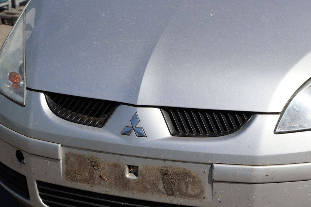 Mitsubishi Colt Benziner 75 PS Pkw 2004 (Margin)