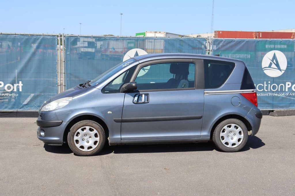 Passenger car Peugeot 1007 Petrol 75hp 2006 (Margin)