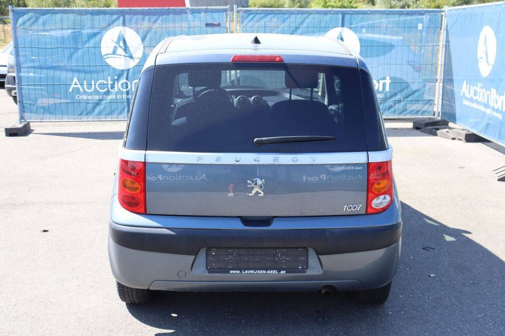 Passenger car Peugeot 1007 Petrol 75hp 2006 (Margin)