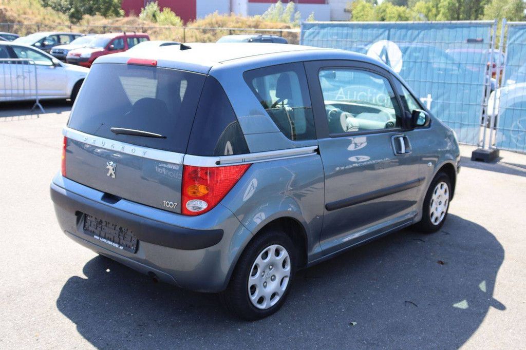 Passenger car Peugeot 1007 Petrol 75hp 2006 (Margin)