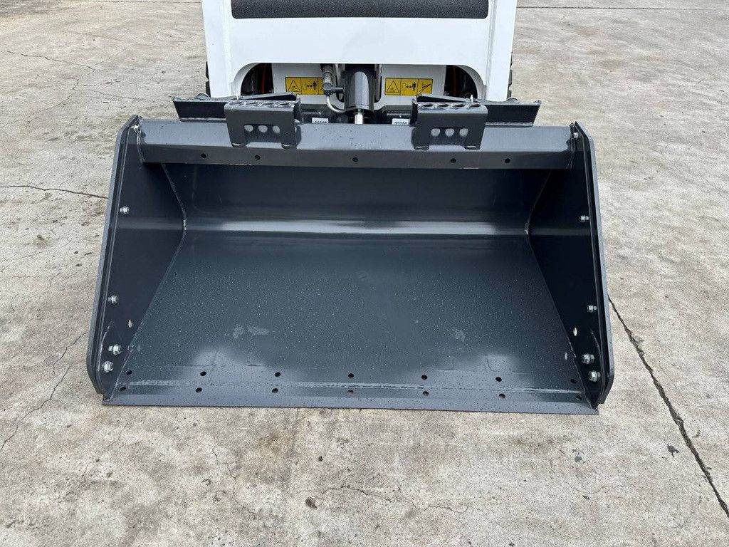 Skid steer loader Bobcat S70 Diesel 2026