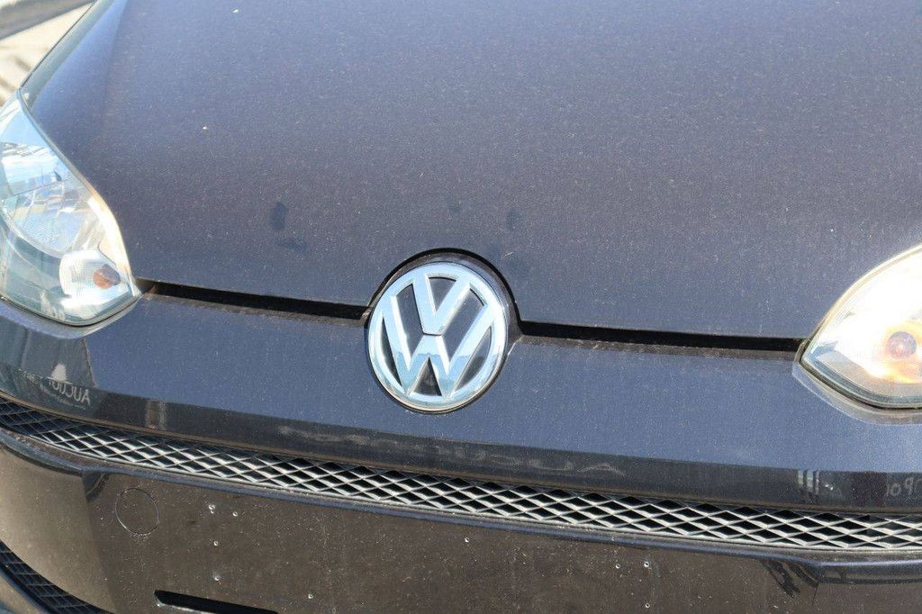 Passenger car Volkswagen Up! Petrol 60hp 2016 (Margin)