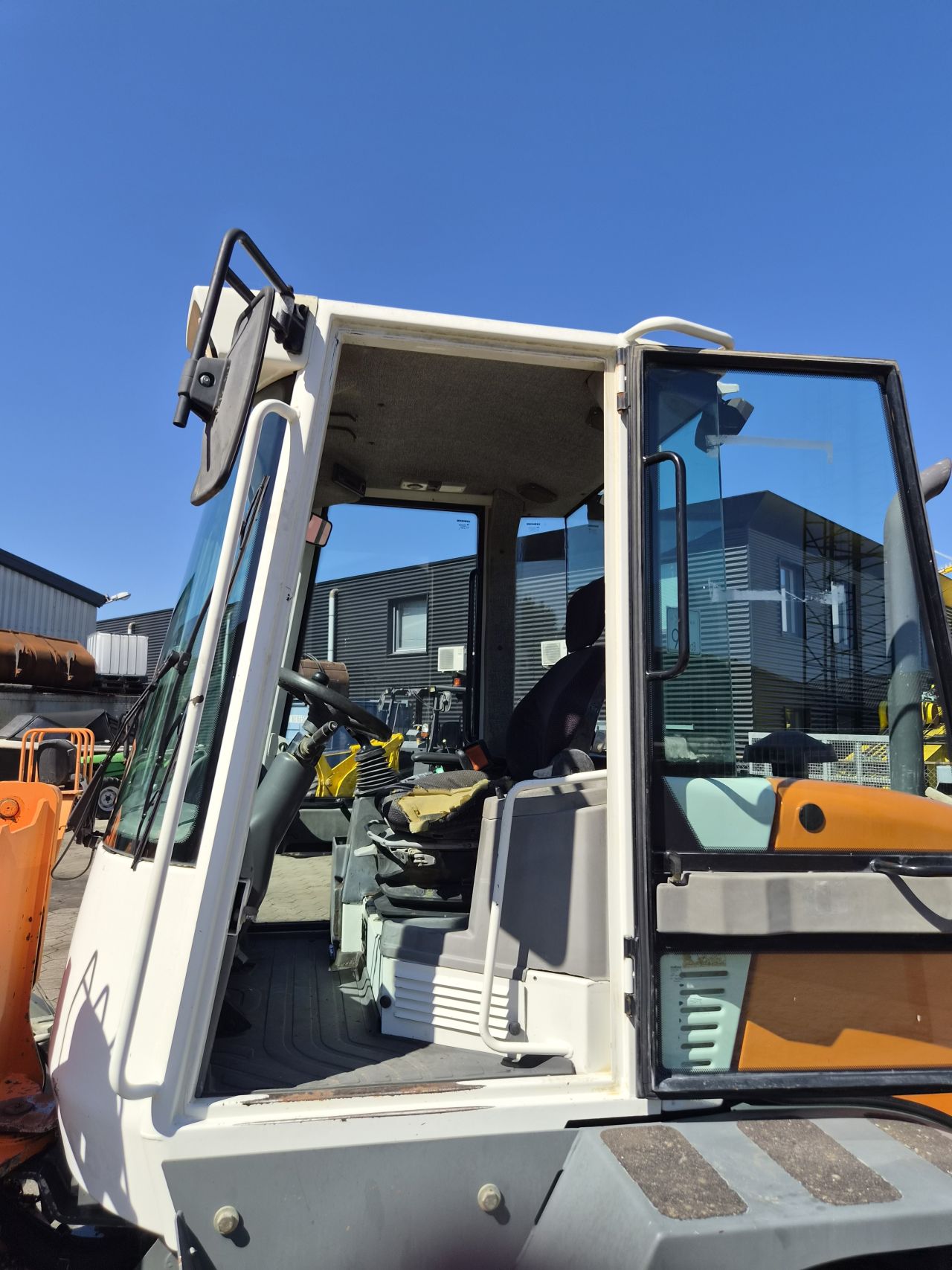 Liebherr L509 stereo