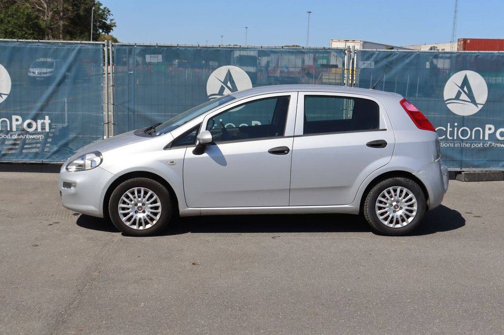 Pkw Fiat Punto Benzin 69 PS 2016 (Marge)