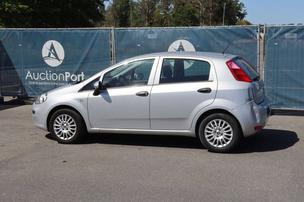 Pkw Fiat Punto Benzin 69 PS 2016 (Marge)