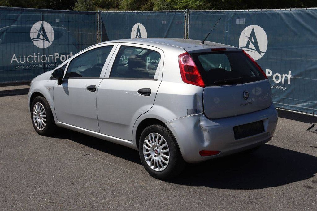 Pkw Fiat Punto Benzin 69 PS 2016 (Marge)