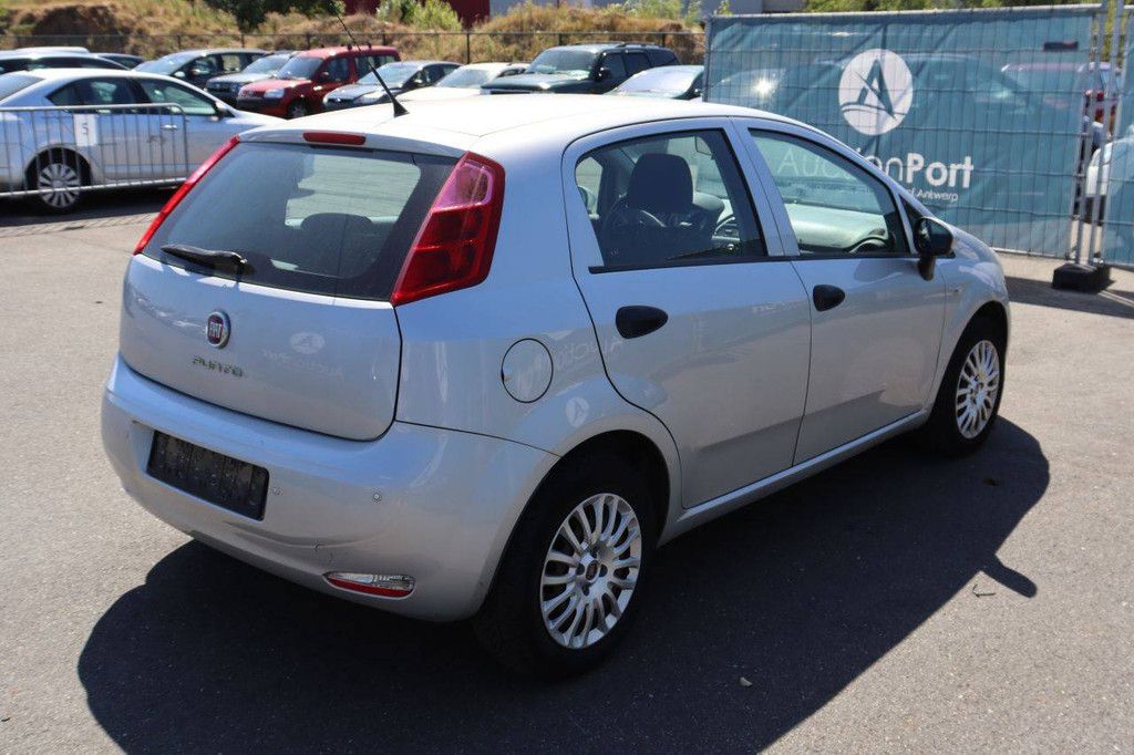 Pkw Fiat Punto Benzin 69 PS 2016 (Marge)