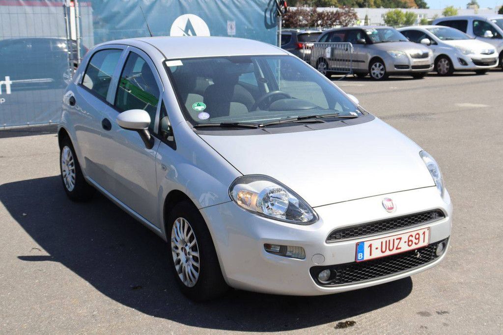 Pkw Fiat Punto Benzin 69 PS 2016 (Marge)