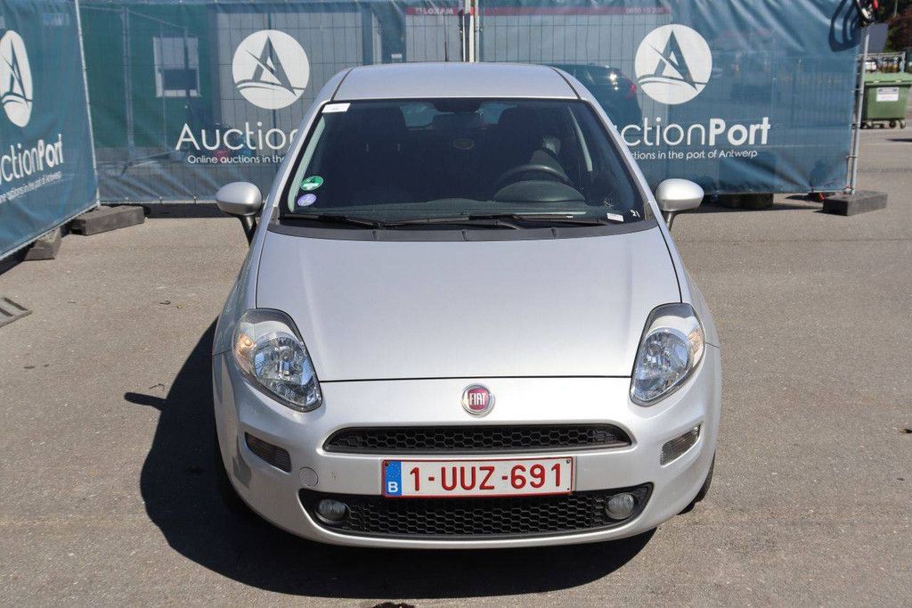 Pkw Fiat Punto Benzin 69 PS 2016 (Marge)