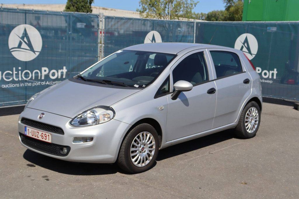 Pkw Fiat Punto Benzin 69 PS 2016 (Marge)