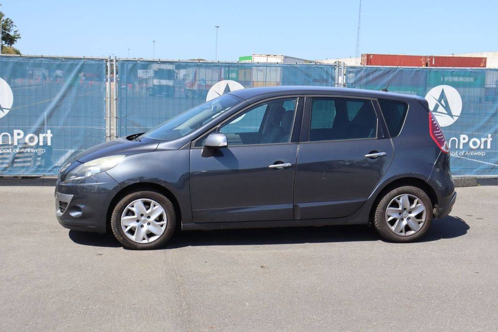 Renault Scenic Benzin-Kombi 110 PS 2011 (Margin)