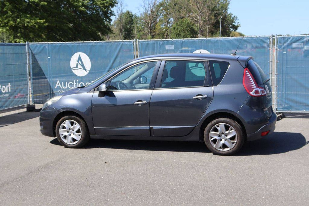 Renault Scenic Benzin-Kombi 110 PS 2011 (Margin)