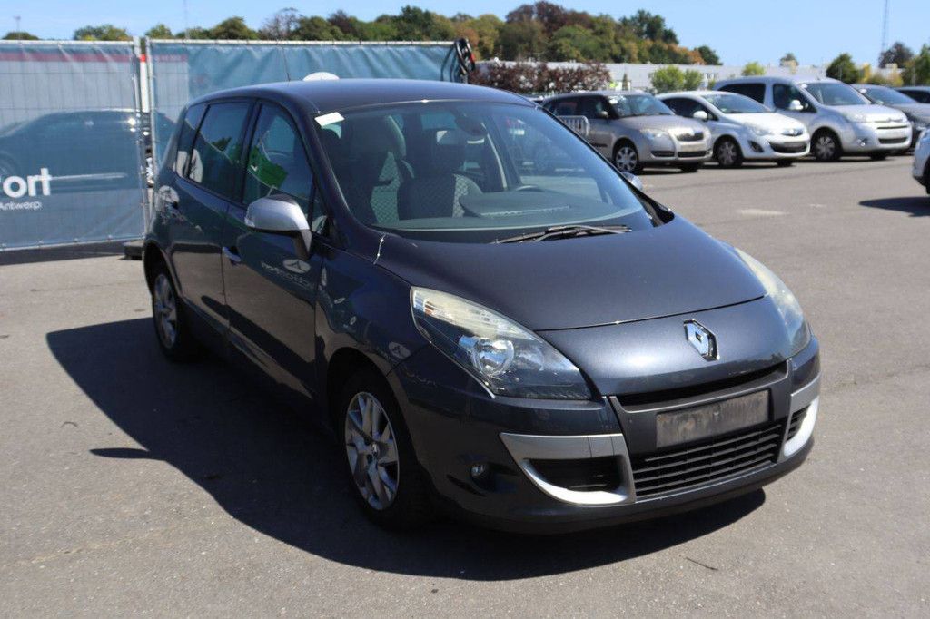Renault Scenic Benzin-Kombi 110 PS 2011 (Margin)