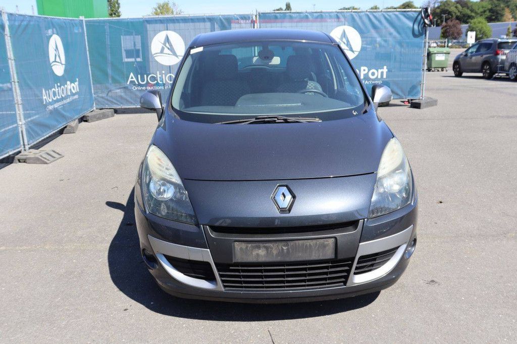 Renault Scenic Benzin-Kombi 110 PS 2011 (Margin)