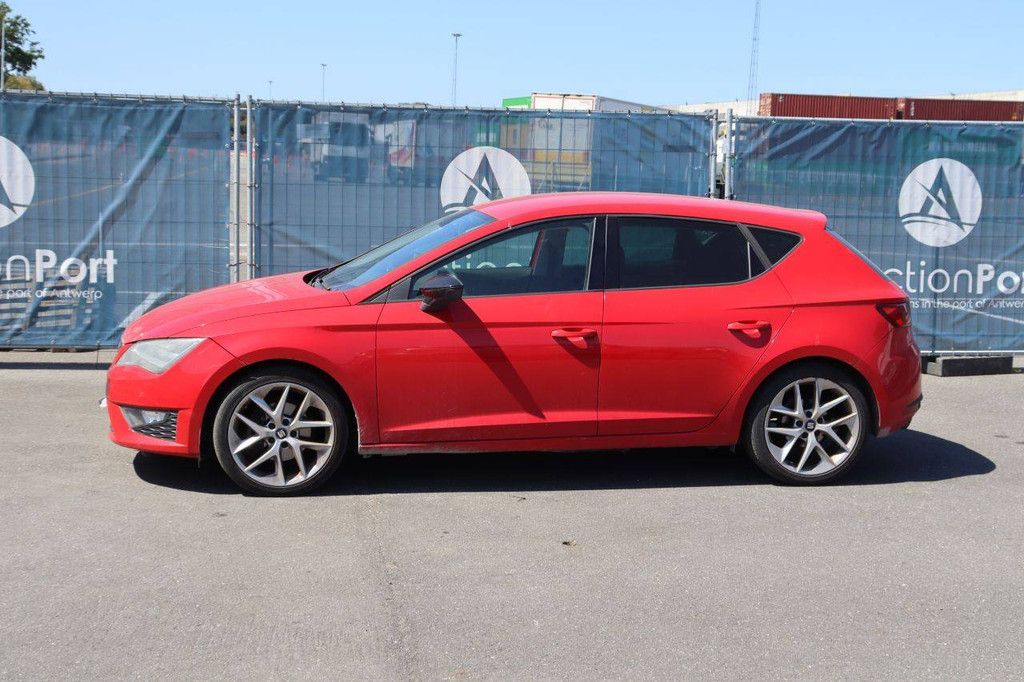 Passenger car SEAT Leon Petrol 122hp 2013 (Margin)