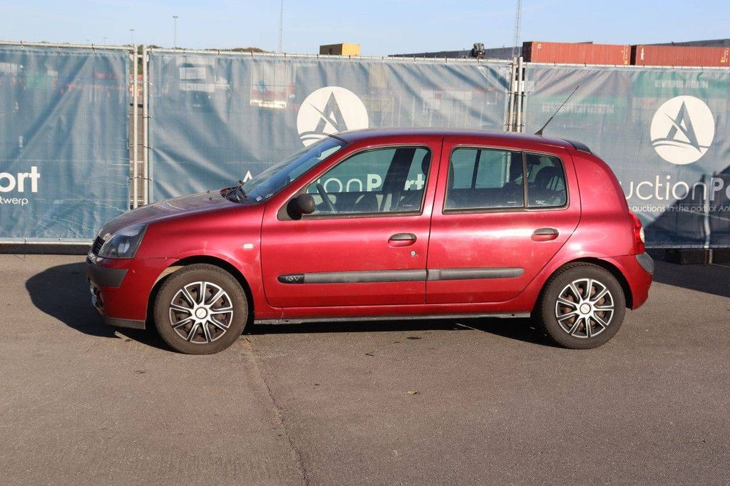 Passenger car Renault Clio Petrol 75hp 2003 (Margin)